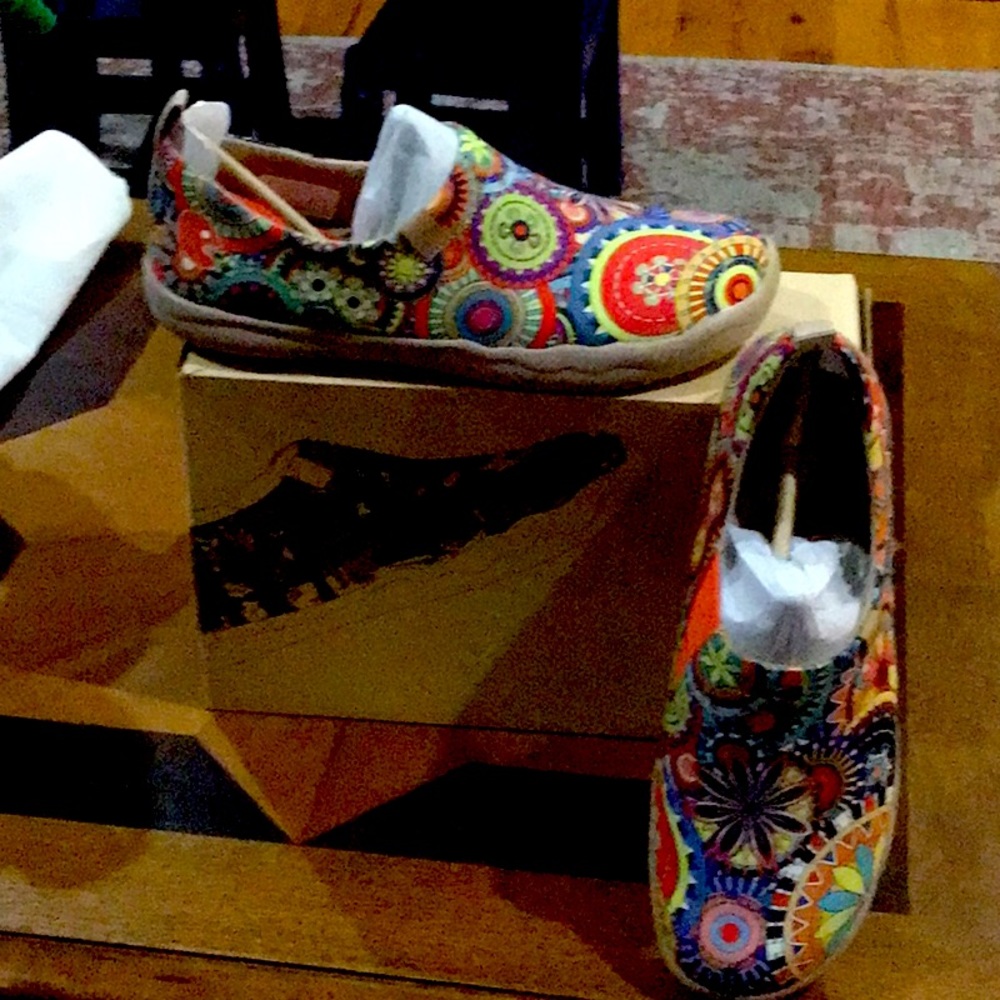 UNI Blossom slip ons